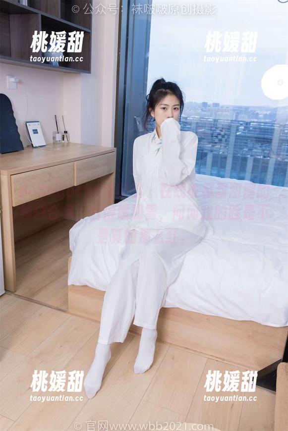 BoBoSocks袜啵啵 - 在线收藏甜甜圈的纯白合集，白得像初雪，问问我的脸是不是真的那么红。