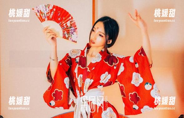 壁纸时间：叛逆少女在果团网，被禁忌之色包围