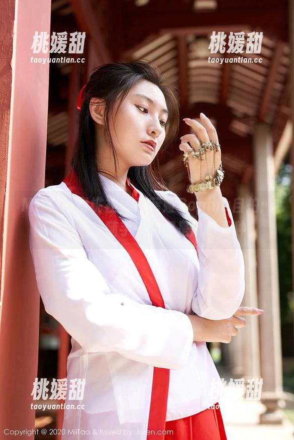 MiiTao蜜桃社 - 索菲娅Sophia自拍：图包精选，随手一拍都是风情万种！