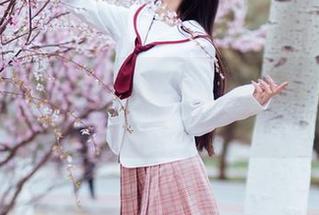 在Shika小鹿鹿的高清写真中，唤醒了我对秘书的无限遐想！