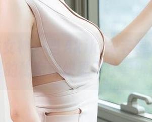 TGOD推女神 – 当Akiki朱若慕遇上丝袜，网盘里的秘密都快忍不住要跳出来了！