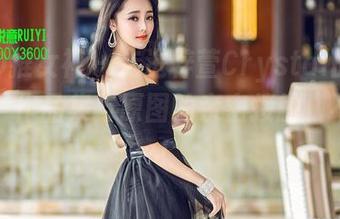 TGOD推女神 – 走进梓萱Crystal的圣诞冒险：作品集与原图的亲密接触，不用谢！