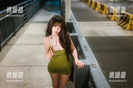 Tina很妖孽呀的粉色吊带袜猫女友cos，高清效果宛如亲临现场！
