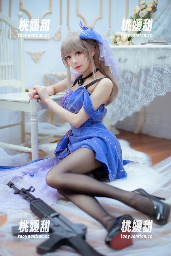 Tomoyo酱 在校服中迷失:Tomoyo酱照片里的无奈与期盼
