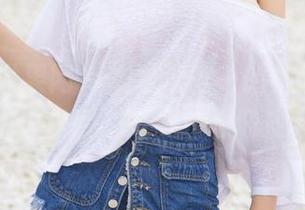 UGirls尤果网 – 观看李唯一的黑丝图包，谁说美丽不需要一点调皮？