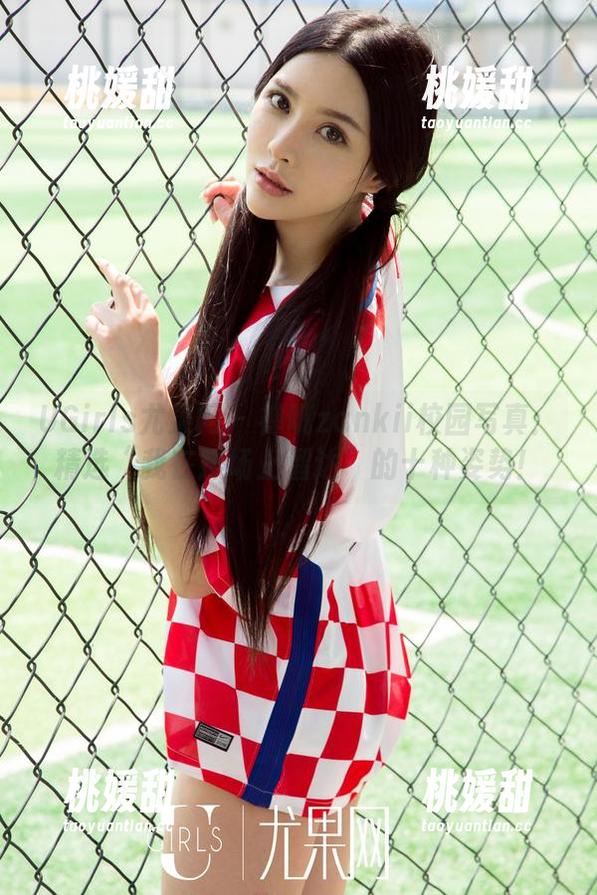 UGirls尤果网-禅叽zankii UGirls尤果网 - 禅叽zankii校园写真:精选“我在操场上溜达”的十种姿势!