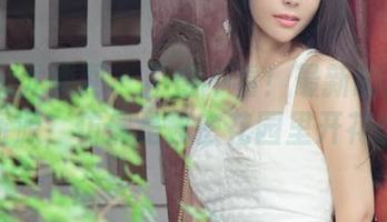 UGirls尤果网 – 不得不看！最新的陈幼伊内衣资源，仿佛是秘密花园里开花的梦。