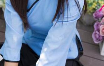 UGirls尤果网 – 齐贝贝红裙套图，最新系列，裙子那么红，心情却特别绿