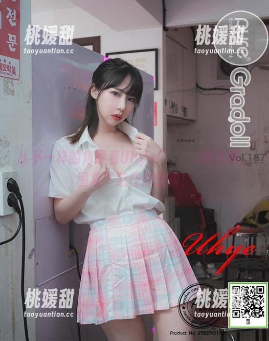 从不一样的角度看Uhye(이유혜)的礼服，图集下载任你翻阅！