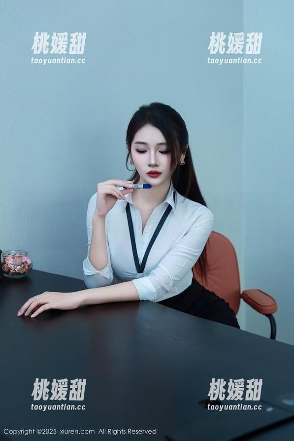 Xiuren秀人网-sophie余冰 Xiuren秀人网 - sophie余冰白裙图集:资源在手,瞬间感受清凉气息