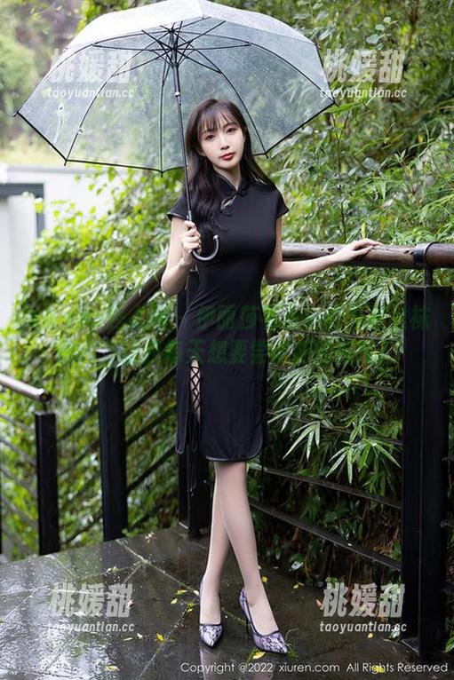 Xiuren秀人网 - 伊丽莎有点白的私拍丝袜图包，让我每天想要尝试新的搭配！