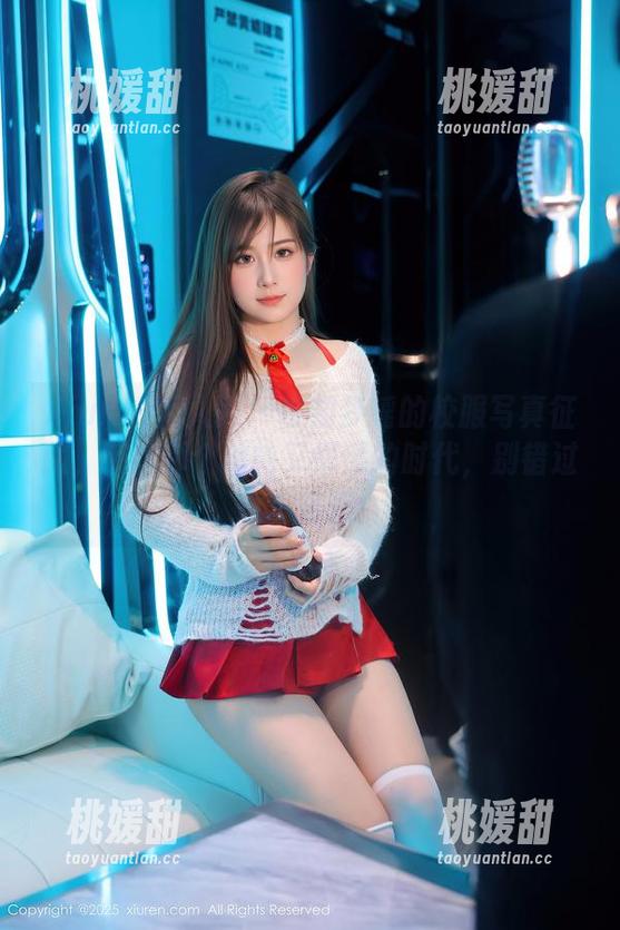Xiuren秀人网 - 被初梦瑶的校服写真征服，怀念那个单纯又懵懂的时代，别错过这个资源！