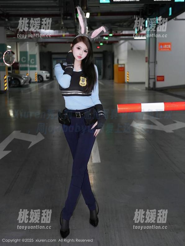 Xiuren秀人网 - 私拍写真中的粉色狂欢，周jojobaby让你爱上这个色！