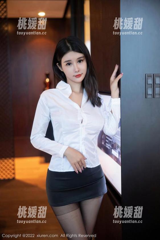 Xiuren秀人网 - 职业装壁纸精选：媃柔rourou带来的不只是衣服，还有气场
