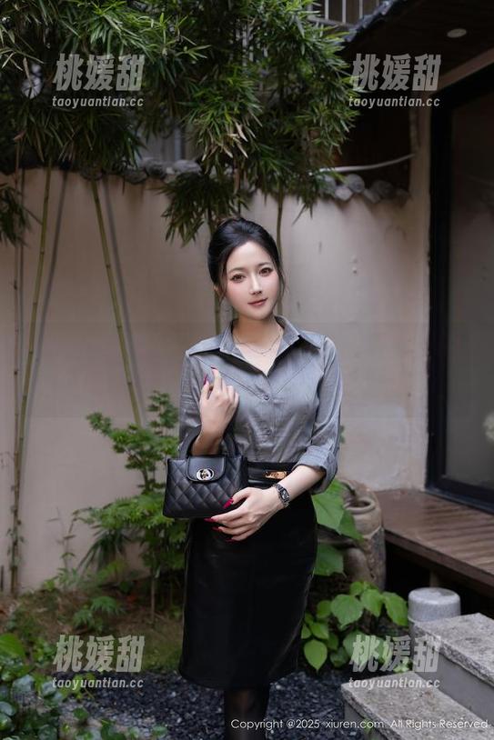 Xiuren秀人网 - 让你忍不住想要仰望的沫晓伊baby美脚全套，别眨眼哦！
