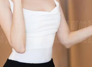 Xiuren秀人网 – 米妮大萌萌的写真：裤里丝，原图用幽默撩你一脸红！