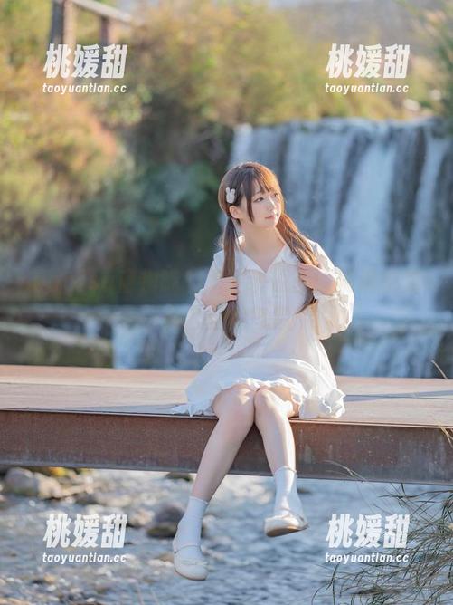 nagisa魔物喵的职业装原图：满满都是办公室的气息
