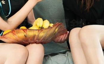 丽柜 – 美美在天台的写真全集：我只想知道她是怎么找到这么多角度的！