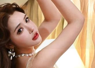 微密圈 – 私拍时光：于芷晴的粉白内衣，光线打得真好！