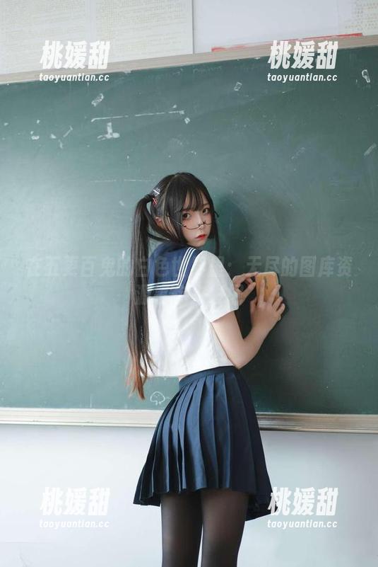 五更百鬼 在五更百鬼的白色世界里:无尽的图库资源等你来发掘