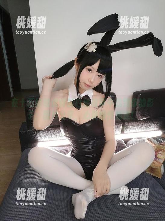 在十万珍吱伏特的白丝故事中找到你的影子：图片分享，心跳慢慢加速！