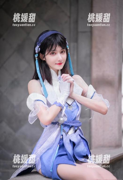 南桃Momoko 套图更新!南桃Momoko的修女形象,透着一股神秘的诱惑力。