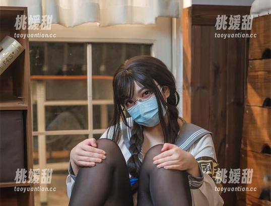 照片里的啊日日_Ganlory：定制版肉色糜烂，光影的游戏