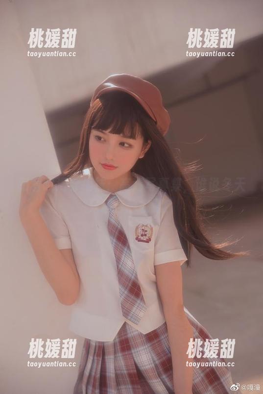 跟着嘎潼穿棉袜：高清写真集，谁说冬天只适合厚衣服？