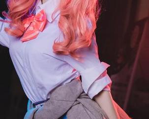 妖君白研的写真，明日方舟斯卡蒂：一场视觉的温柔碰撞