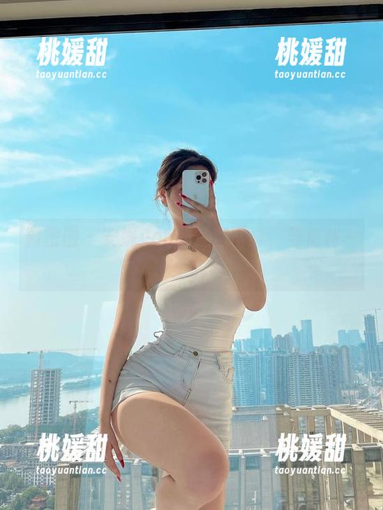微密圈 - 安妮yoo的空姐写真，与福利一起飞翔