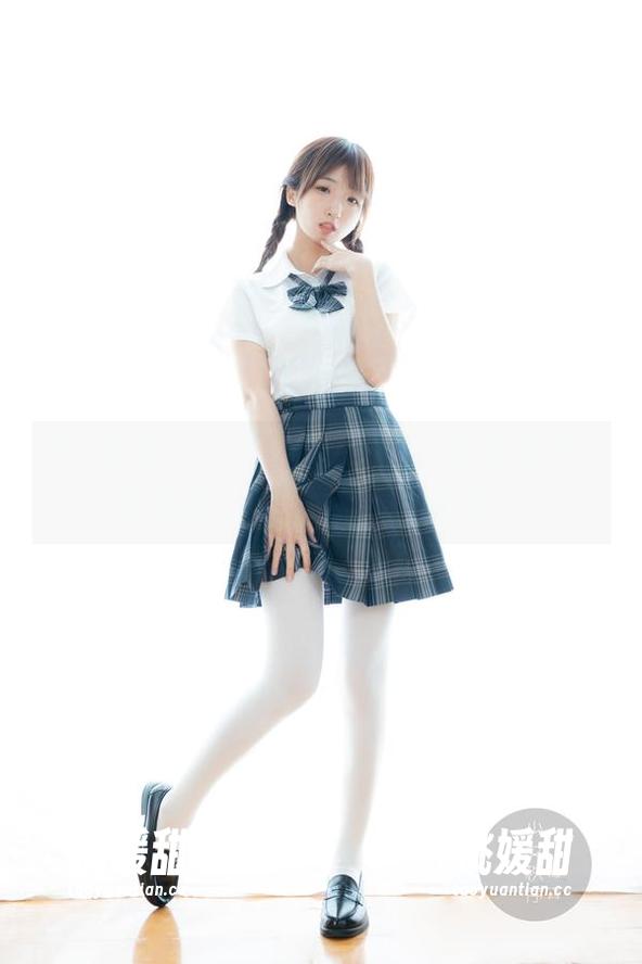少女秩序 - 小满在连衣裙里：高清图包，竟然能让人想起初恋的味道！
