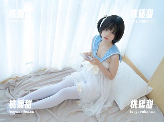 少女秩序 - 小葵玩海边：让海浪帮你洗涤烦恼的套图，赶紧下载！