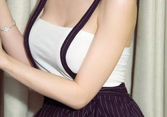尤果网 – 下载高清！伊莉娜在和服中魅力四射，谁来拯救我的眼睛？