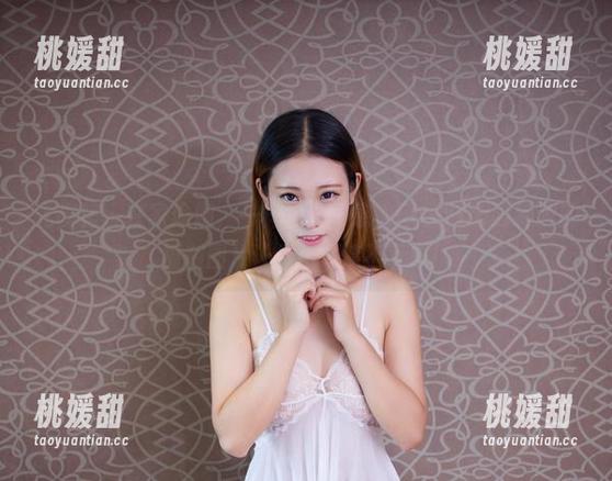 尤物馆 - 在家瑜伽，一样可以性感，FoxYini孟狐狸的福利图片让你根本停不下来！