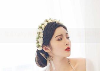 尤物馆 – 悦儿Yuky棉袜的写真合集：看！魔法就藏在袜子里