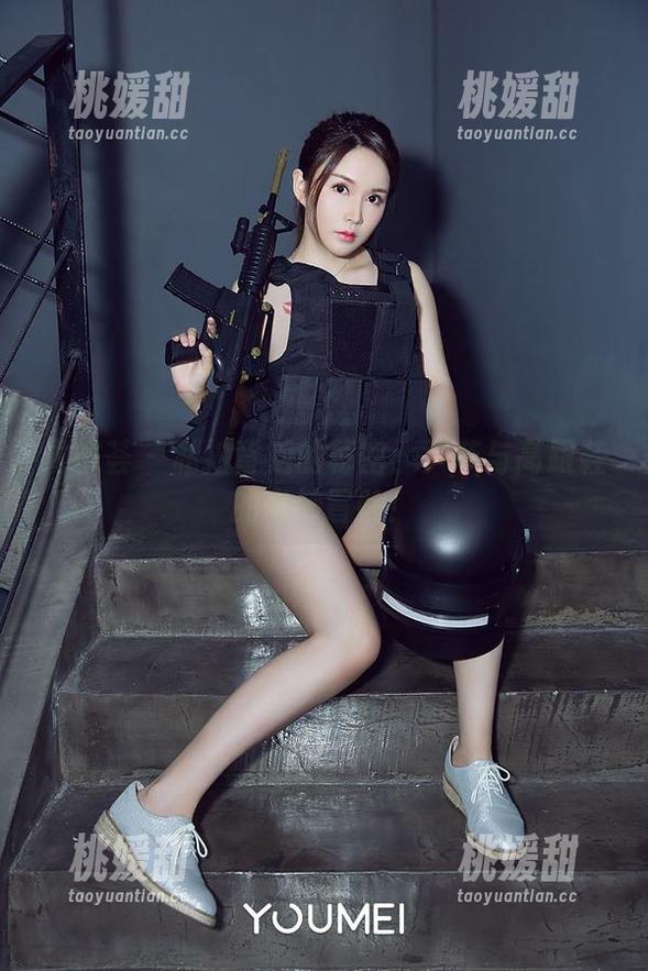 尤蜜荟 - 私拍背后的秘密：尹菲与高跟鞋的奇妙冒险！