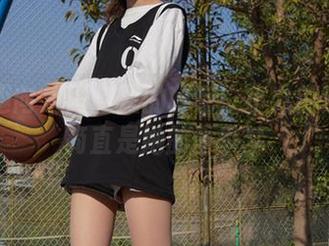 异思趣向 – 网盘里的秘密：小九的连衣裙简直是她的夏季梦