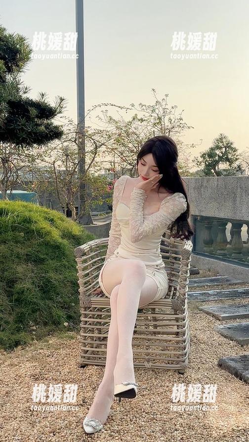 微密圈 - 徐莉芝女友免费写真合集：拿走不谢，我自带一整套滤镜