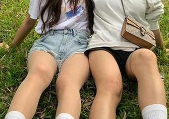 微密圈 – 细腻又撩人，看看无敌哒小姨妈如何操控女孩的写真原图！