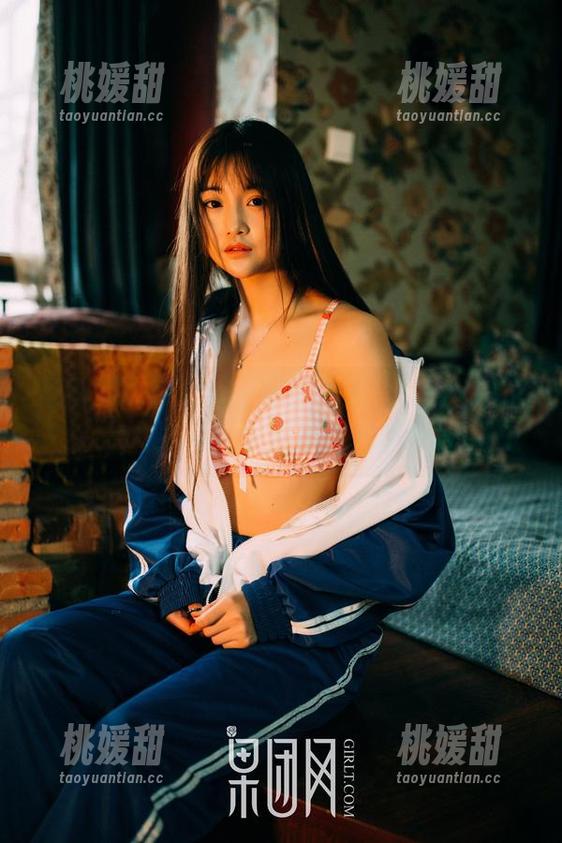 果团网-甜Abby 果团网 - 甜Abby毛衣特辑:那些好想摸一摸的毛衣,手感绝对超乎想象!