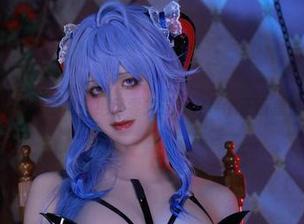 桜满三时高清图册：绝区零艾莲乔在每个画面里悄悄绽放