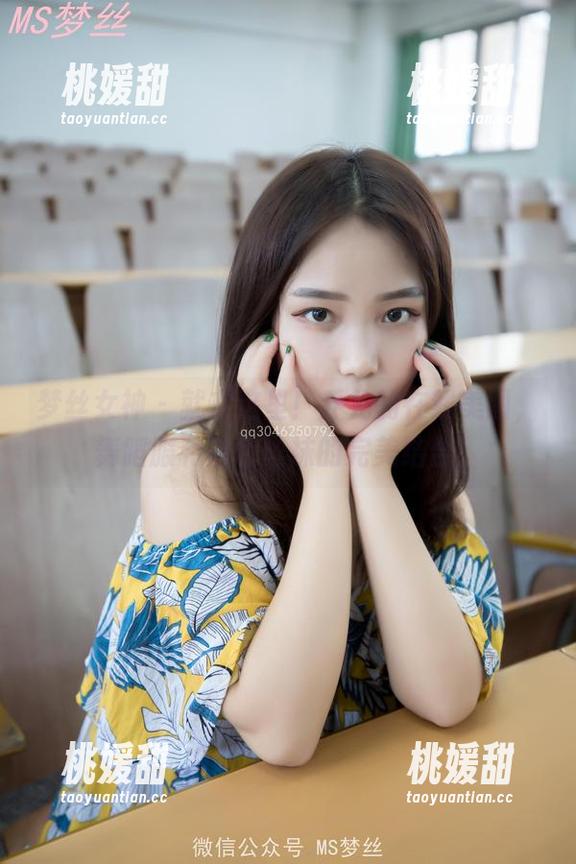 梦丝女神 - 就在这里！乔儿的在线美图，舞蹈服和黑色丝袜的完美结合！