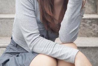 梦丝女神 – 写真：魏婷婷在家黑袜随性穿搭，无法抗拒的吸引力