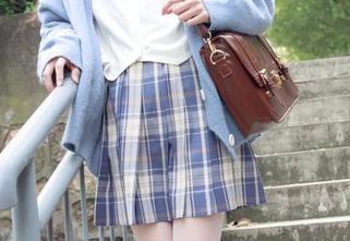 森萝财团 – Sia在更新红裙写真集的同时，我的羡慕值拉满了…