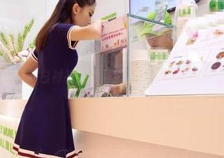 爱丝 – 何冉的白衬衫美图，简直像是每天的灵魂拷问。