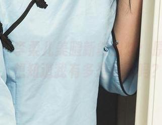 爱尤物 – 李柔儿美腿新鲜出炉：原图更新，想知道我有多想咳嗽吗？