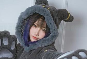 狐洛洛子的鲨鱼妹女仆写真，图包里究竟能给你带来多少冲击？
