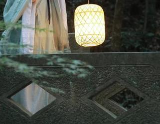 白莉爱吃巧克力的泳装大作：让你在沙滩上都感受到一丝丝凉意的作品！
