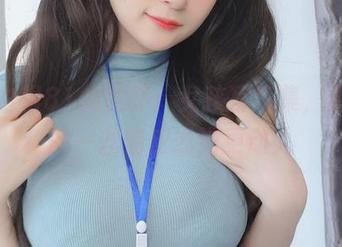 走进白银81的世界：女孩写真集，原图里的一丝俏皮或许更动人