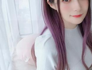 黑丝学妹新补，白银81的美图分享，感觉下面的涟漪越来越大啊。